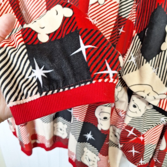 Disney 100 Womens 3X Pajama Set Winnie the Pooh Red Black Cream Check  Fleece - Picture 6 of 9